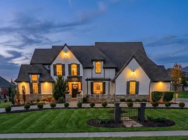 $1,525,000 | 10516 North Hedges Avenue, Kansas City, MO 64157