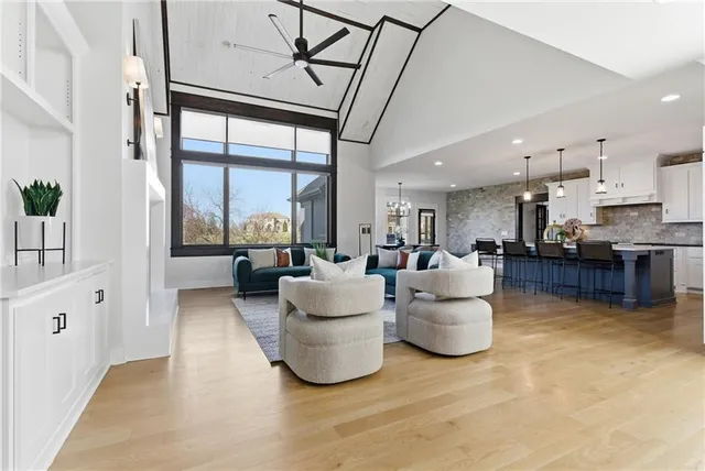 $1,525,000 | 10516 North Hedges Avenue, Kansas City, MO 64157