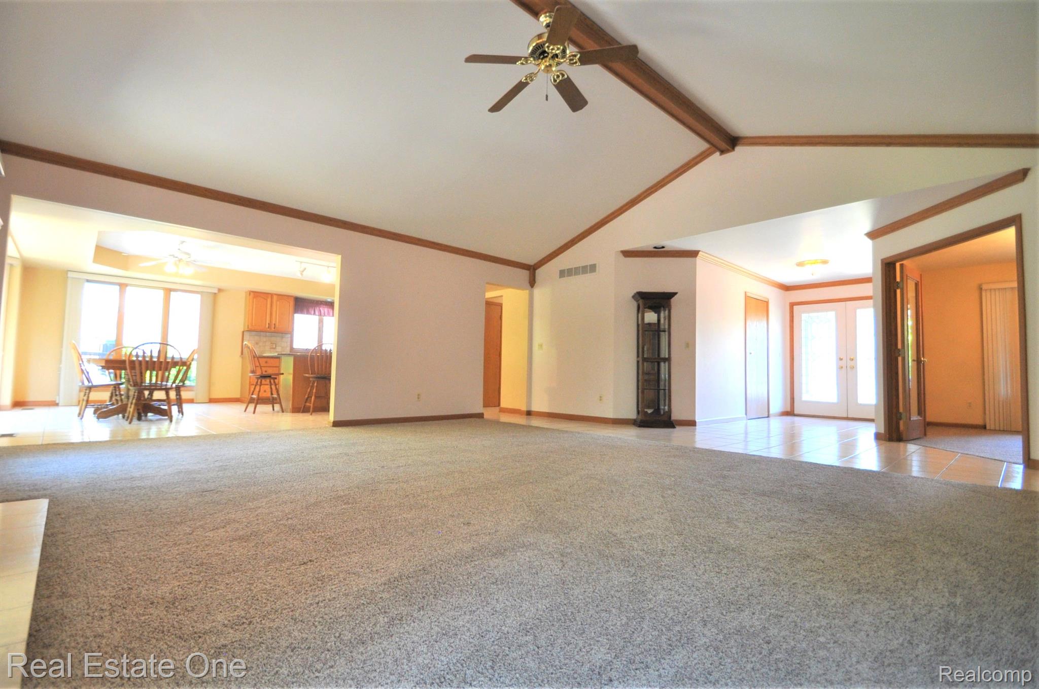 2185 Clinton View Circle Rochester, MI 48309 - Photo 7 of 36 Gallery Image 7