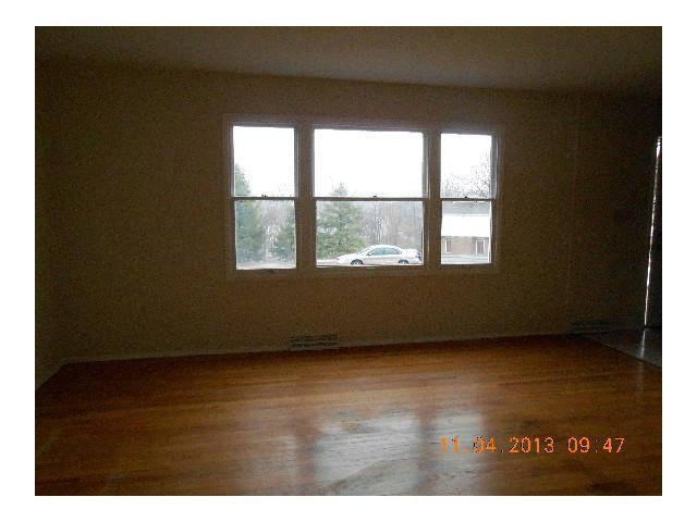 1409 Greenock Road Columbus, OH 43228 - Photo 3 of 14 Gallery Image 3
