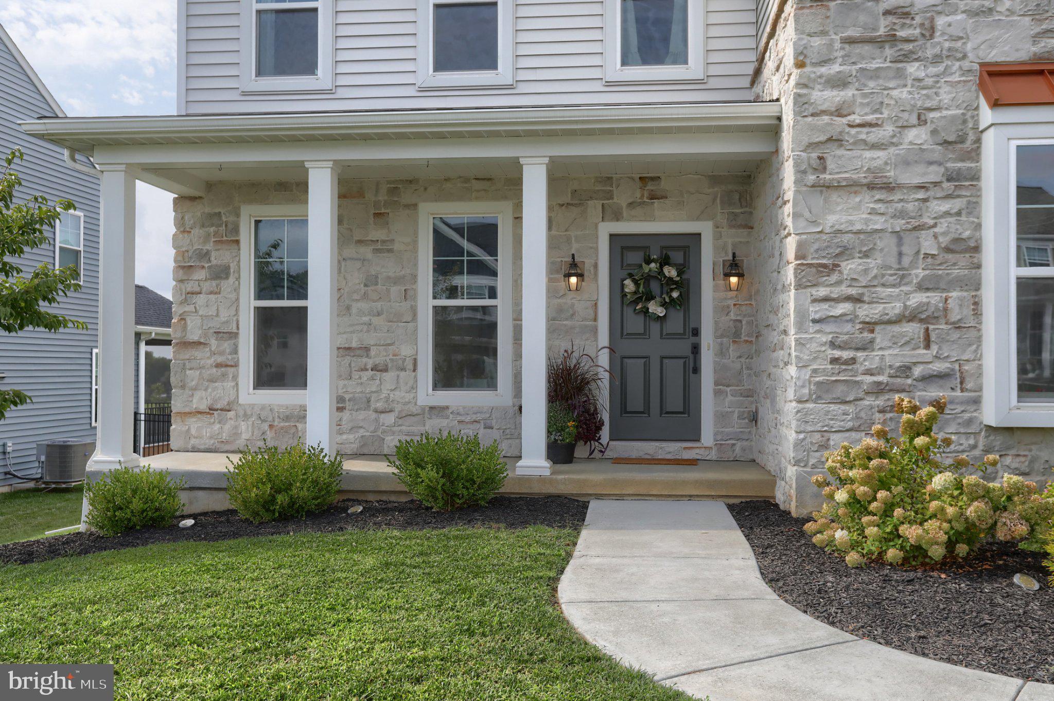 405 Royal Hunt Way Lititz, PA 17543 - Photo 4 of 53 Gallery Image 4