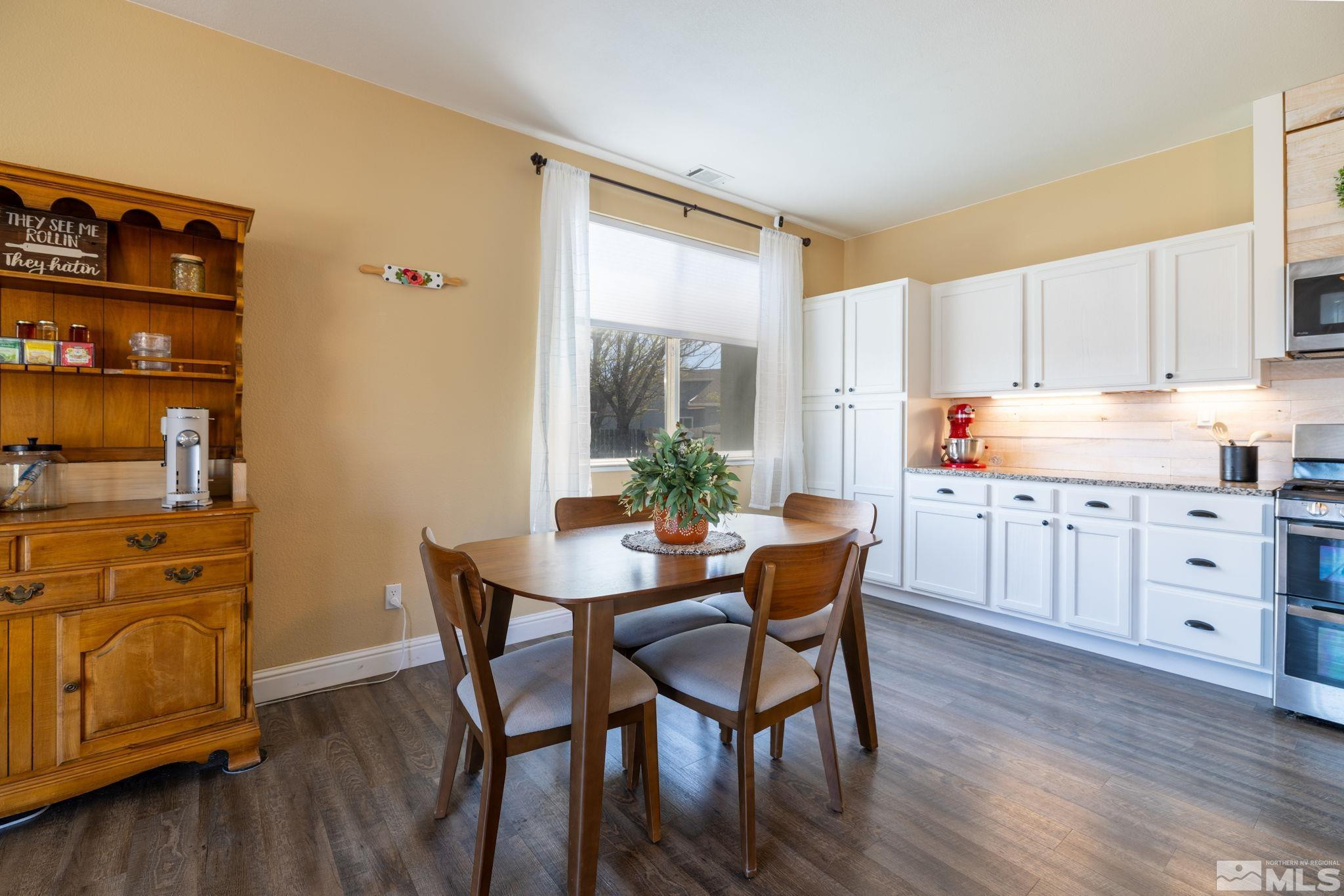 3940 Rainier Court Reno, NV 89508 - Photo 4 of 28 Photo 7