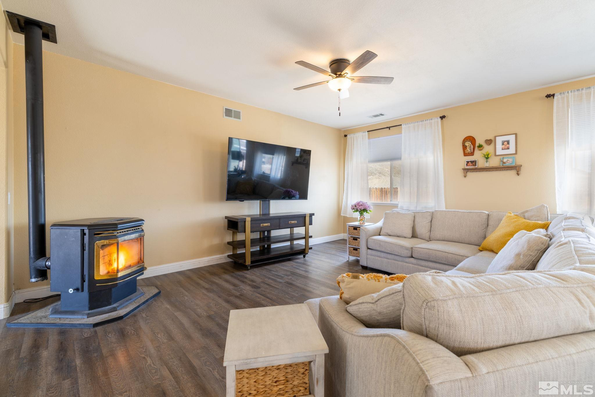 3940 Rainier Court Reno, NV 89508 - Photo 5 of 28 Photo 8