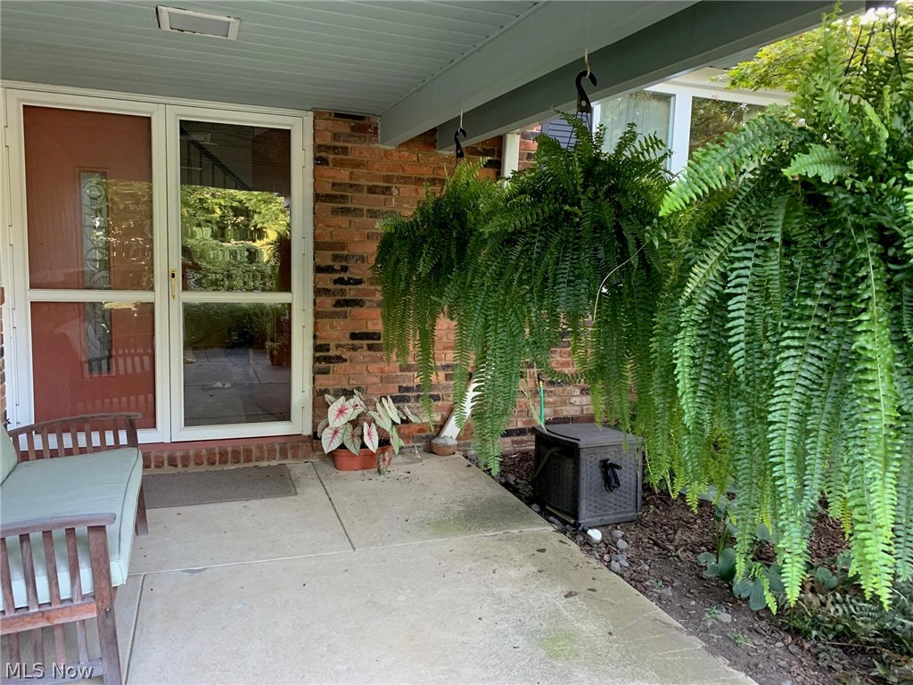 1955 Winchester Road Cleveland, OH 44124 - Photo 2 of 21
