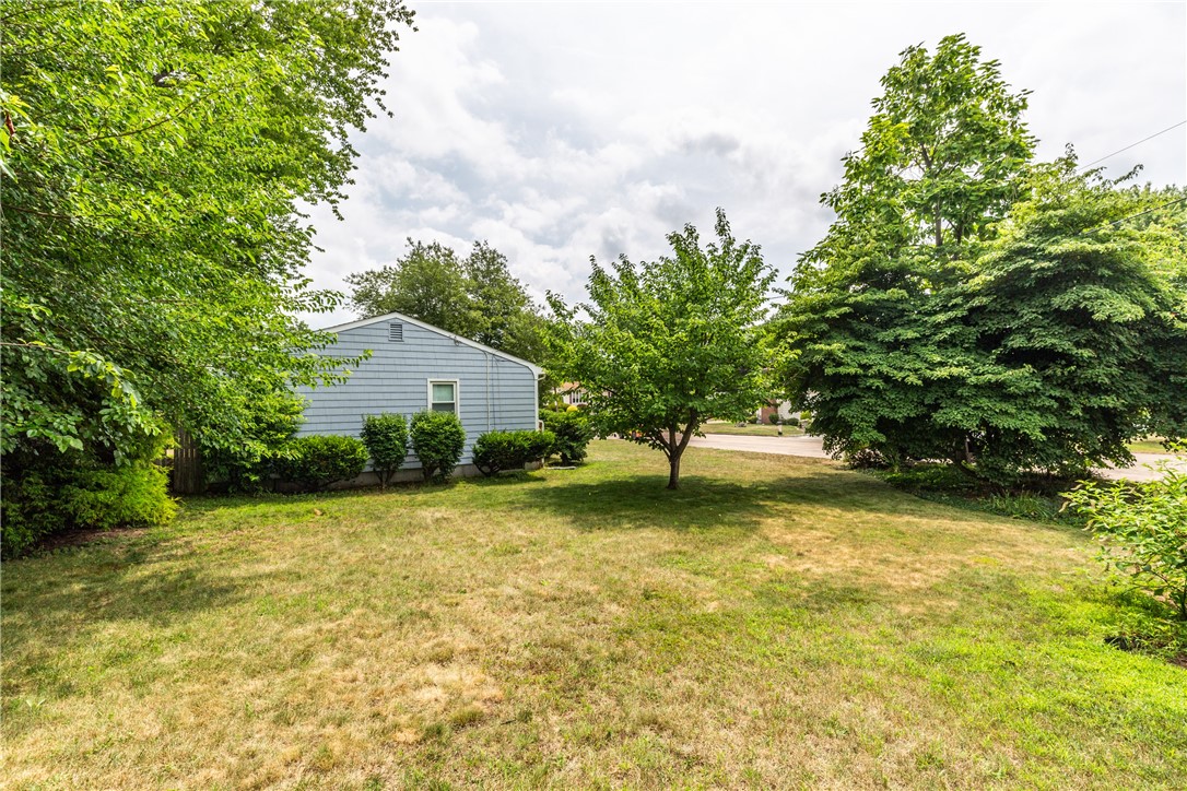 1 Greenbrier Road Smithfield, RI 02828 - Photo 8 of 47 Gallery Image 8