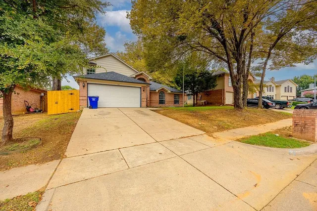 $2,800 | 907 Yellowstone Drive, Mansfield, TX 76063