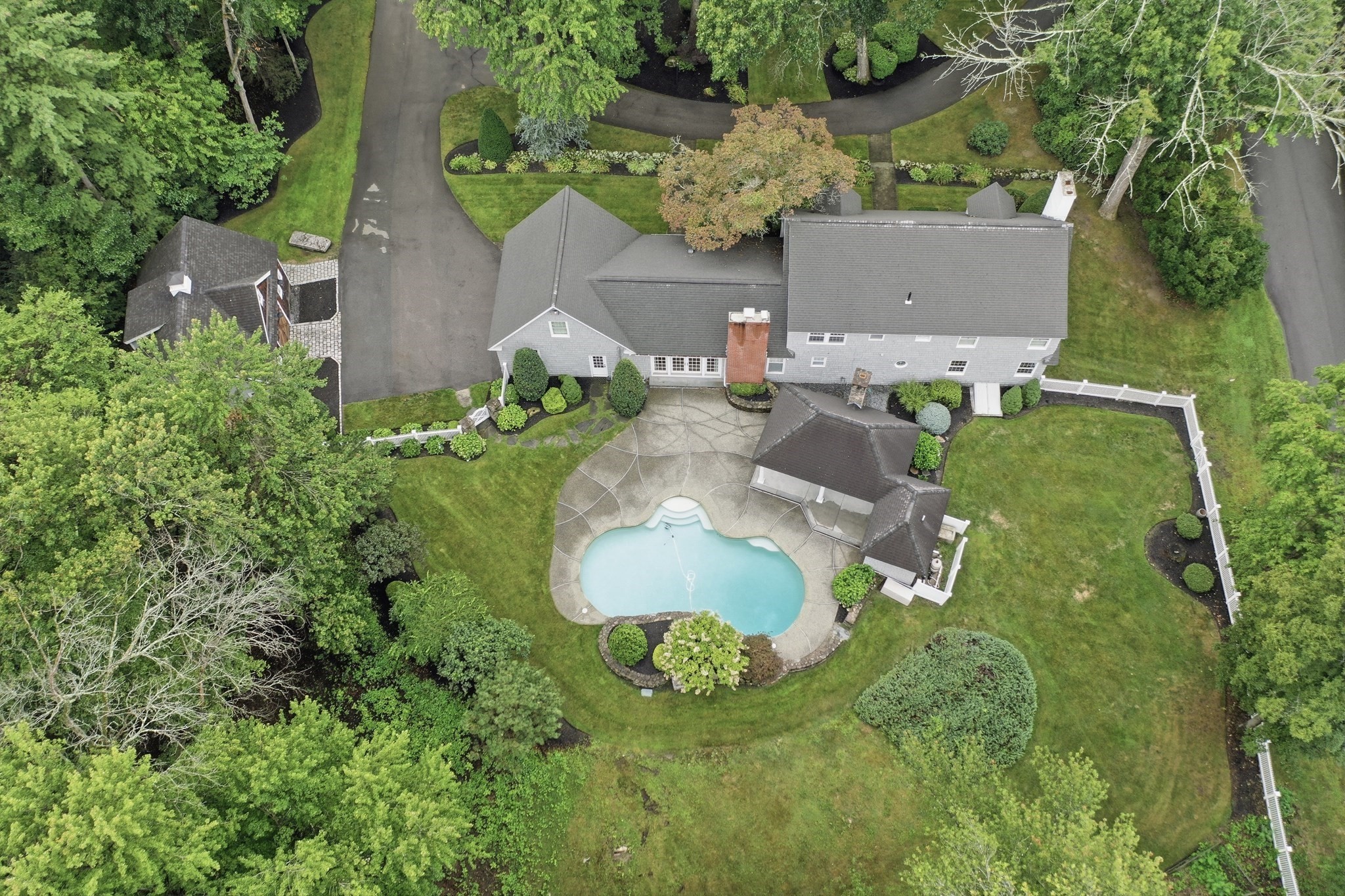 25 Grandview Road Chelmsford, MA 01824 - Photo 4 of 41 Gallery Image 4