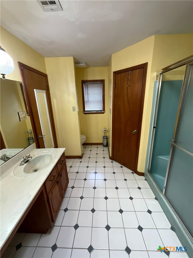 1203 Blyth Road Victoria, TX 77904 - Photo 13 of 32