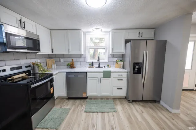 $159,900 | 118 East Buchanan Street, Alexandria, IN 46001