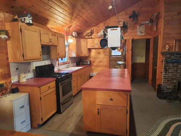 $425,000 | 31 Beaver Brook Road, Pittsburg, NH 03592