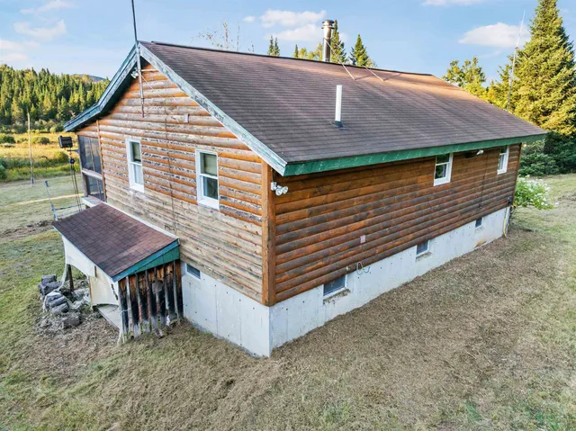 $425,000 | 31 Beaver Brook Road, Pittsburg, NH 03592