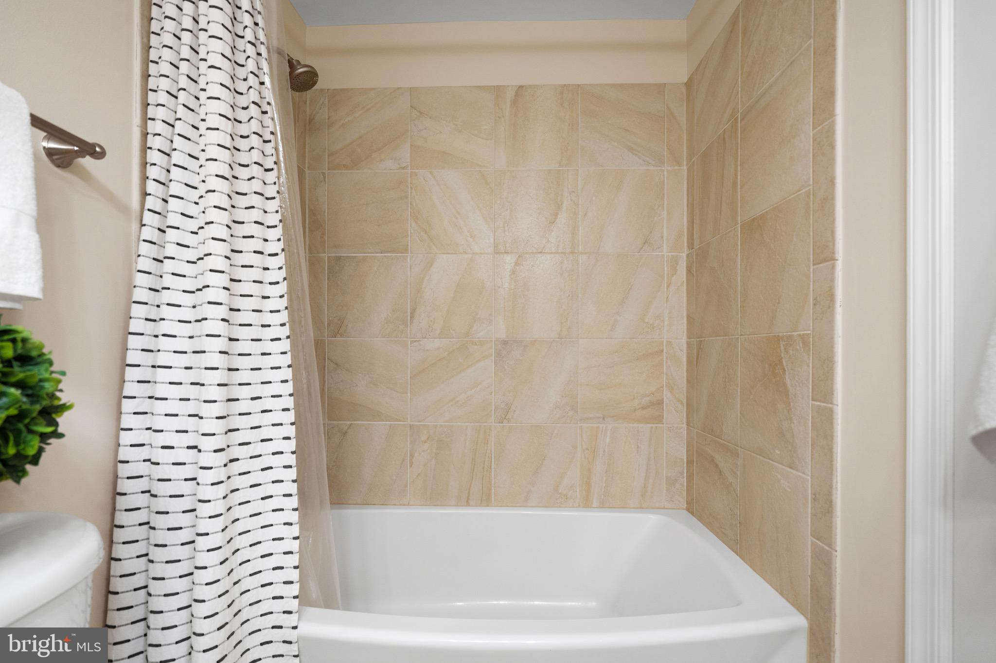 8943 Park Forest Drive Springfield, VA 22152 - Photo 59 of 74 Full bathroom on bedroom level