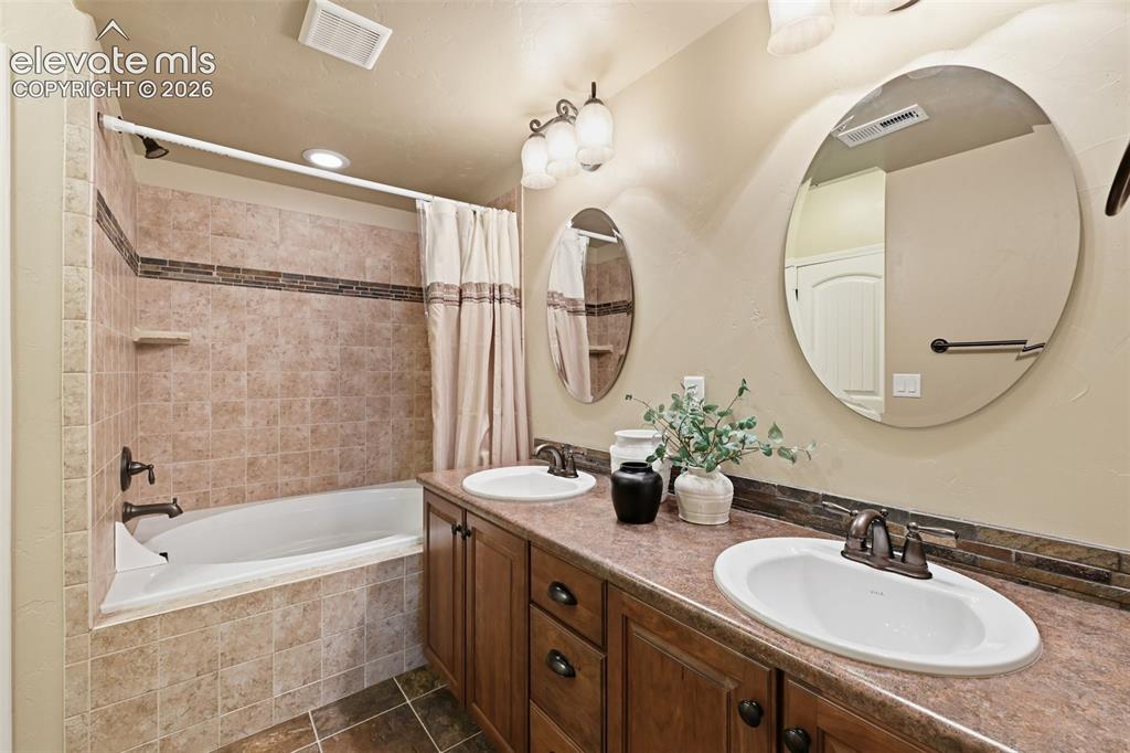 13184 Cake Bread Heights Colorado Springs, CO 80921 - Photo 37 of 47 Full bath off of the Jr Master