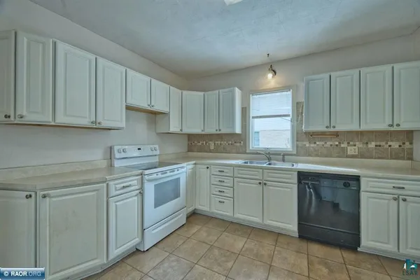 $154,900 | 411 9th Street Northwest, Chisholm, MN 55719