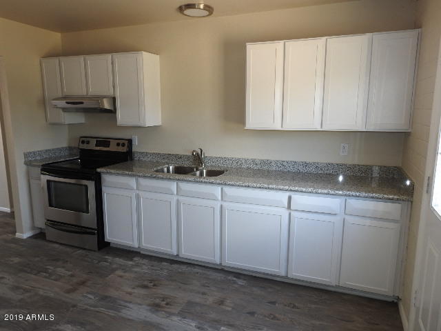 1747 West Vineyard Road Phoenix, AZ 85041 - Photo 5 of 33 DSCN0201
