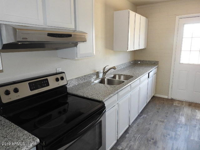 1747 West Vineyard Road Phoenix, AZ 85041 - Photo 6 of 33 DSCN0202