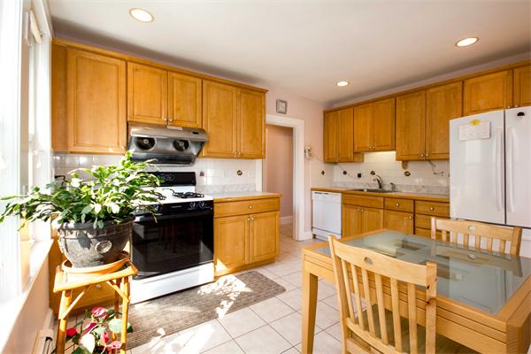 299 Russett Road Brookline, MA 02467 - Photo 6 of 17