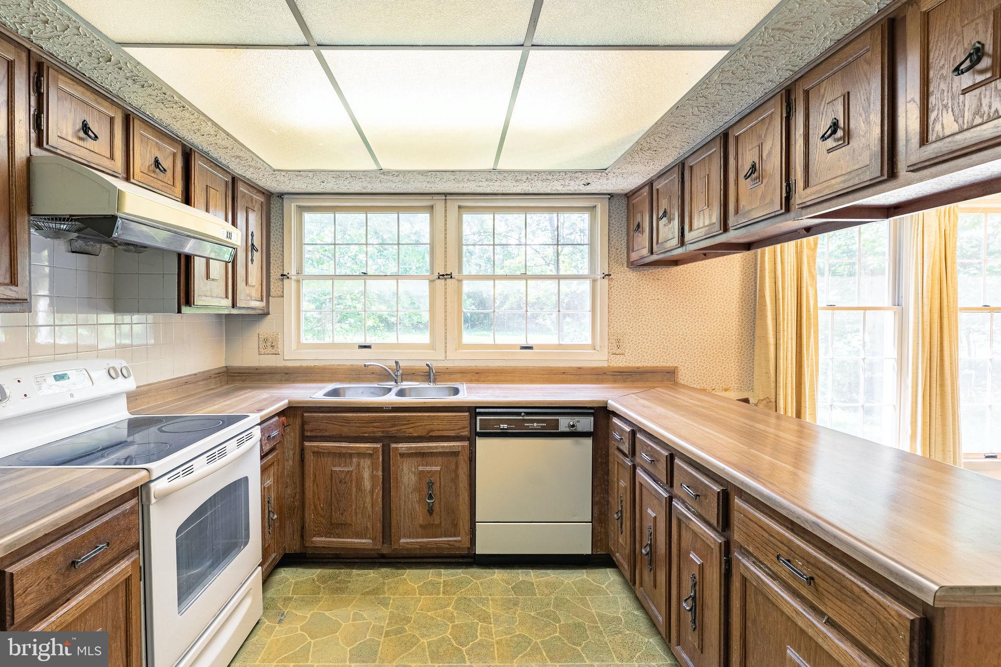 2296 Archdale Road Reston, VA 20191 - Photo 11 of 31