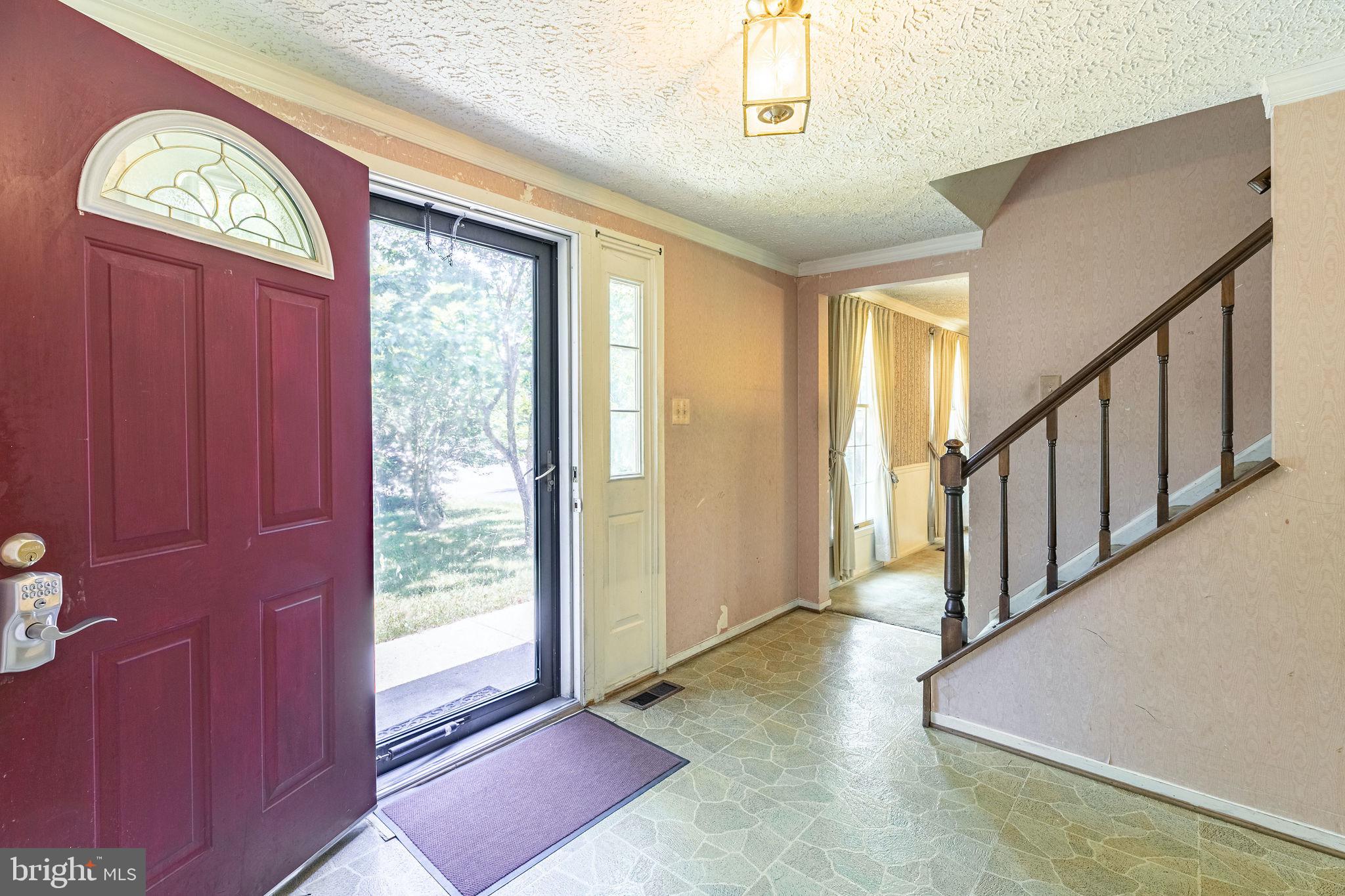 2296 Archdale Road Reston, VA 20191 - Photo 4 of 31