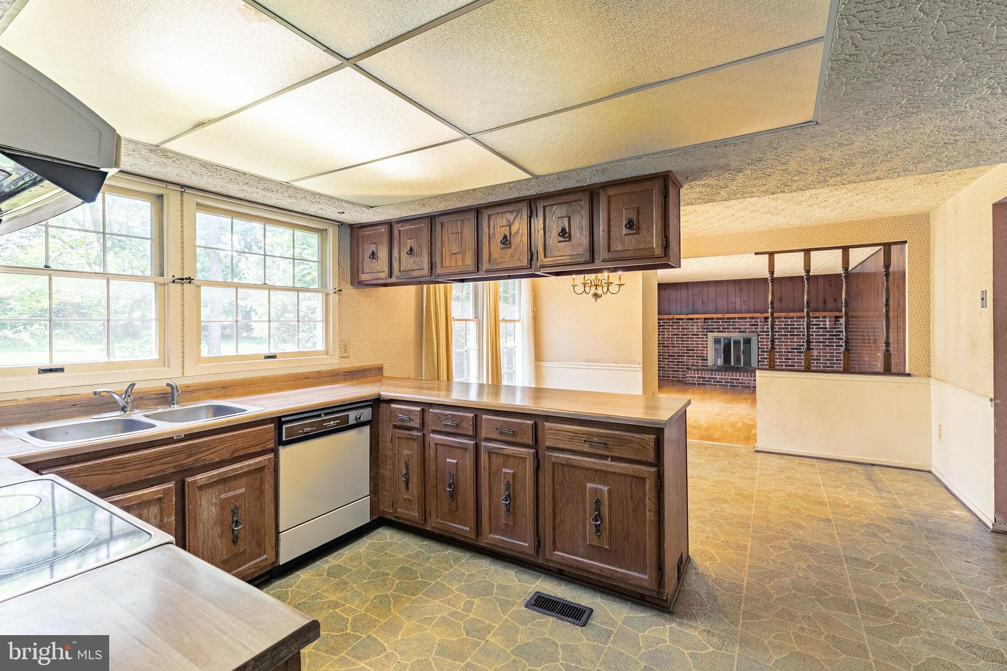 2296 Archdale Road Reston, VA 20191 - Photo 8 of 31