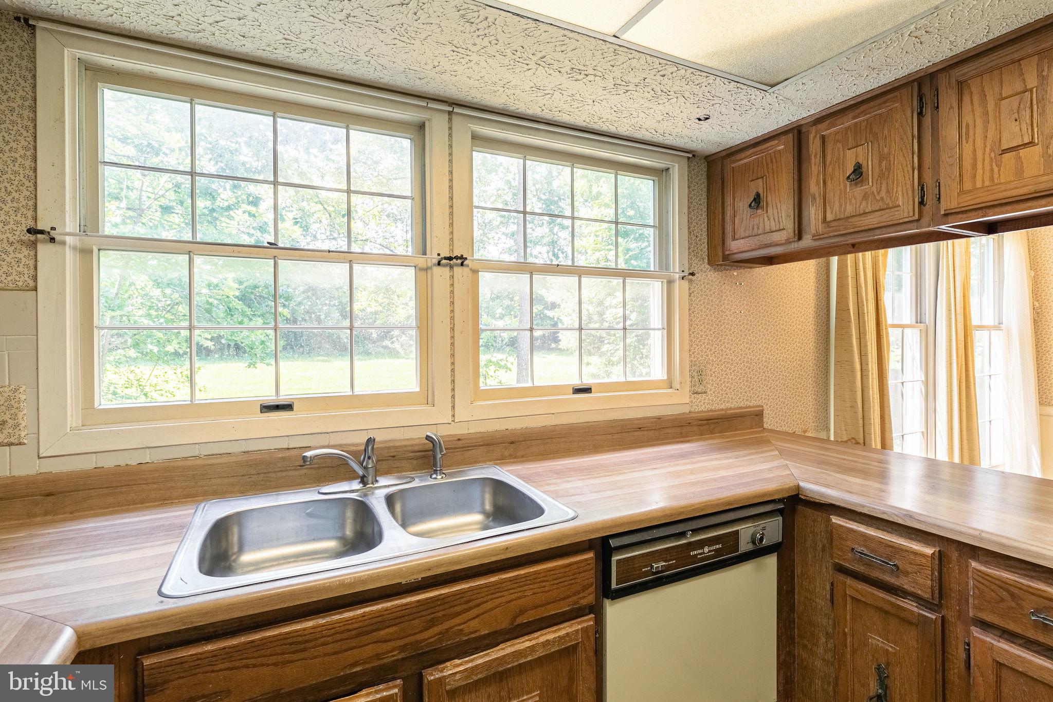 2296 Archdale Road Reston, VA 20191 - Photo 9 of 31