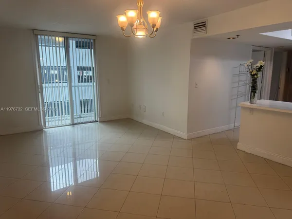 $3,500 | 104 Southwest 9th Street, Unit 1403, Miami, FL 33130