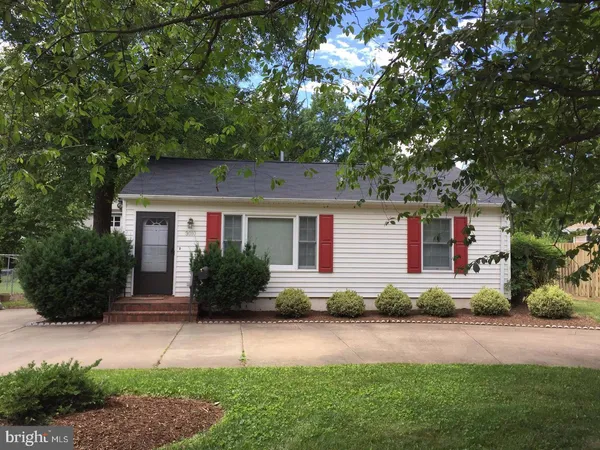 $2,600 | 3010 Strathmeade Street, Falls Church, VA 22042