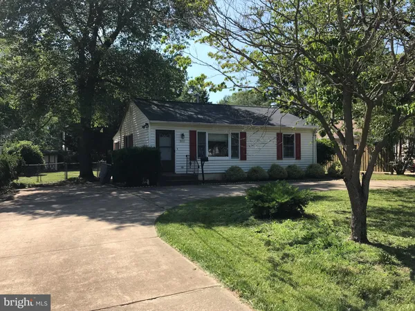 $2,600 | 3010 Strathmeade Street, Falls Church, VA 22042