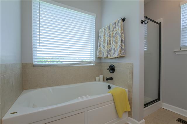 106 Legends Ridge Drive Lebanon, TN 37090 - Photo 8 of 19 Separate tub and shower.