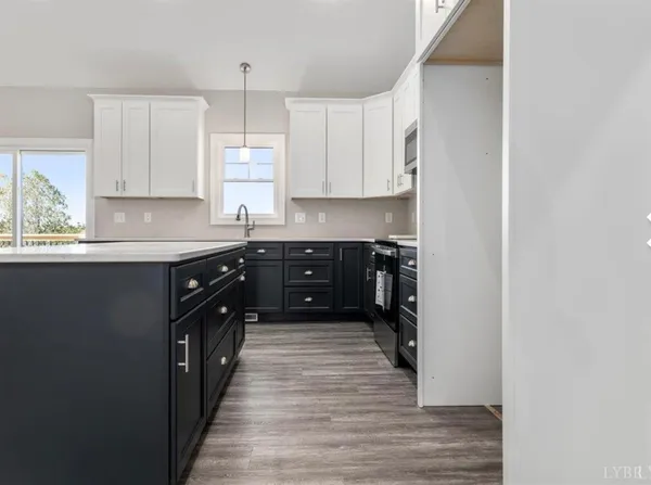 $379,900 | 1218 Rainbow Forest Drive, Lynchburg, VA 24502