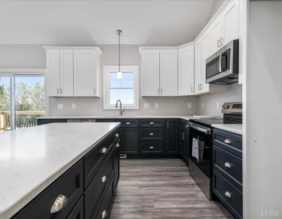 $379,900 | 1218 Rainbow Forest Drive, Lynchburg, VA 24502