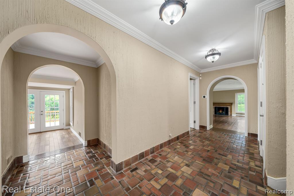 30600 Lahser Road Beverly Hills, MI 48025 - Photo 15 of 59