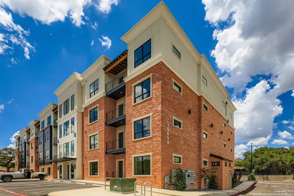 $1,800 | 10899 South Hausman Road, Unit 201, San Antonio, TX 78249