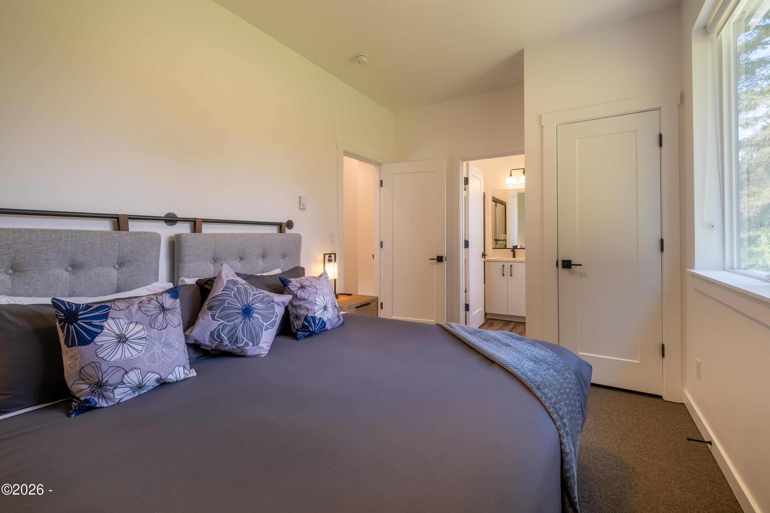 500 Southeast Shell Avenue Depoe Bay, OR 97341 - Photo 26 of 33 With a king bed and on-suite bath.