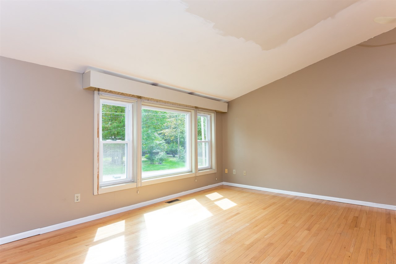 31 Cypress Road Milford, NH 03055 - Photo 3 of 40