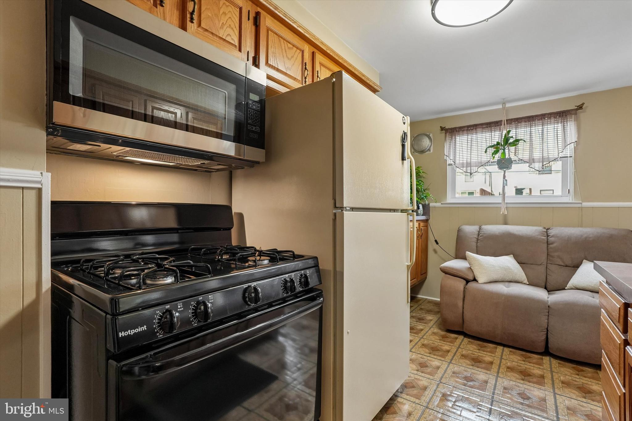 3447 Aubrey Avenue Philadelphia, PA 19114 - Photo 13 of 25