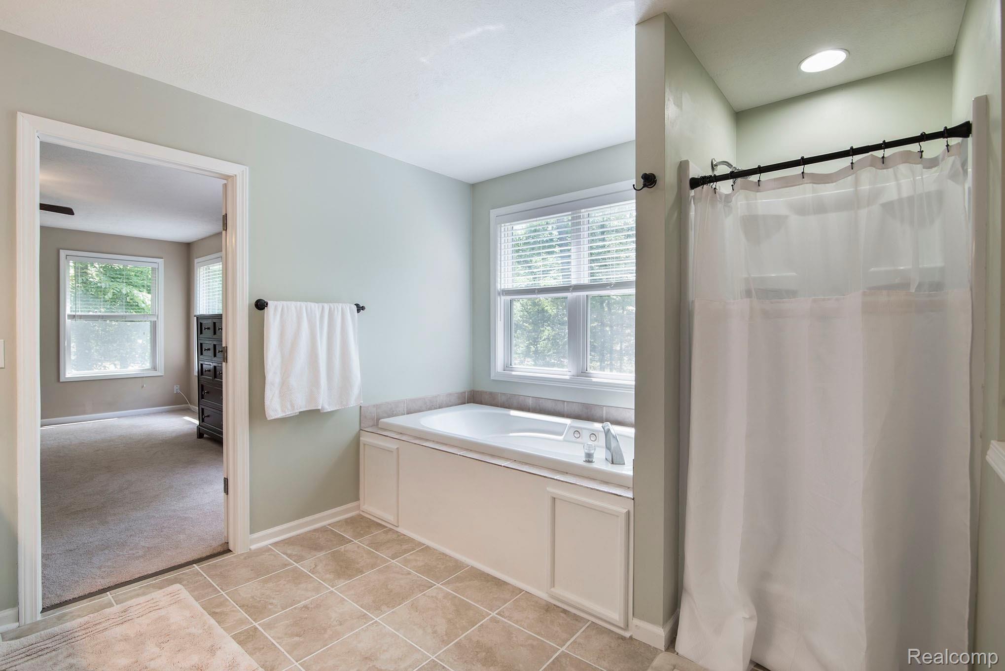4366 Faussett Road Howell, MI 48855 - Photo 22 of 32 DSC_1045.jpg