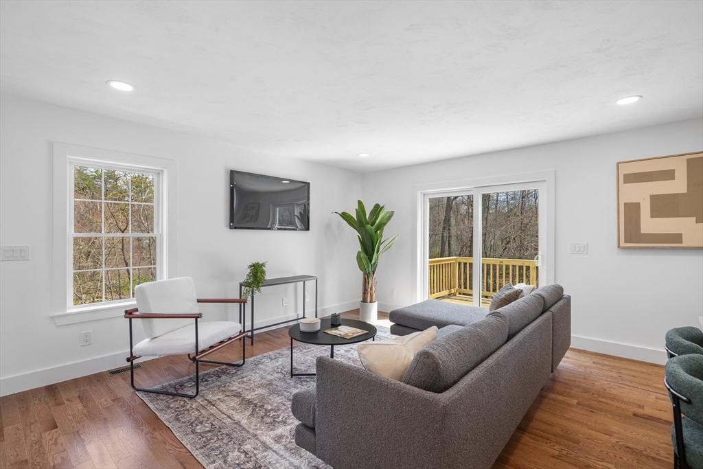 20 Pine Hill Road Worcester, MA 01604 - Photo 5 of 29