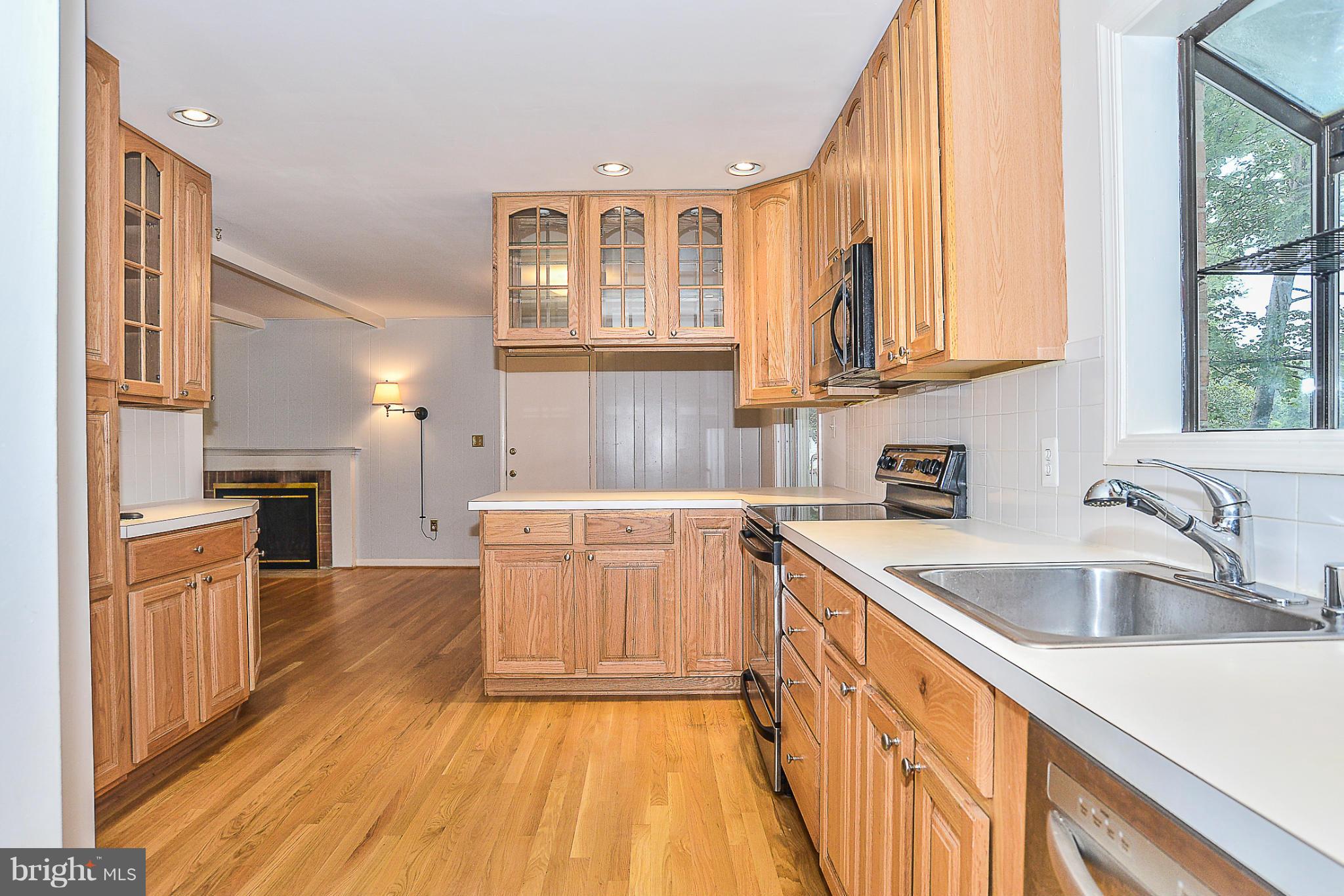 6813 Sydenstricker Road Springfield, VA 22152 - Photo 7 of 30 Kitchen