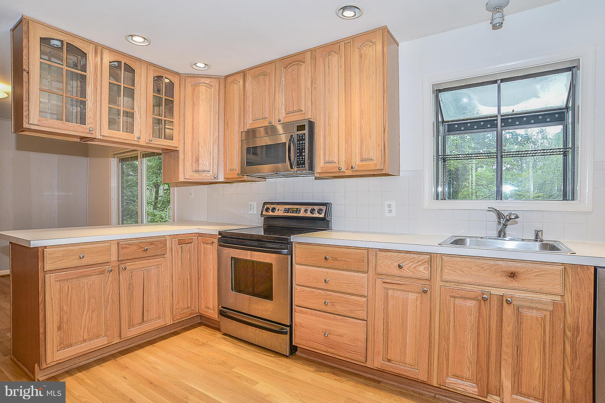 6813 Sydenstricker Road Springfield, VA 22152 - Photo 8 of 30 Kitchen