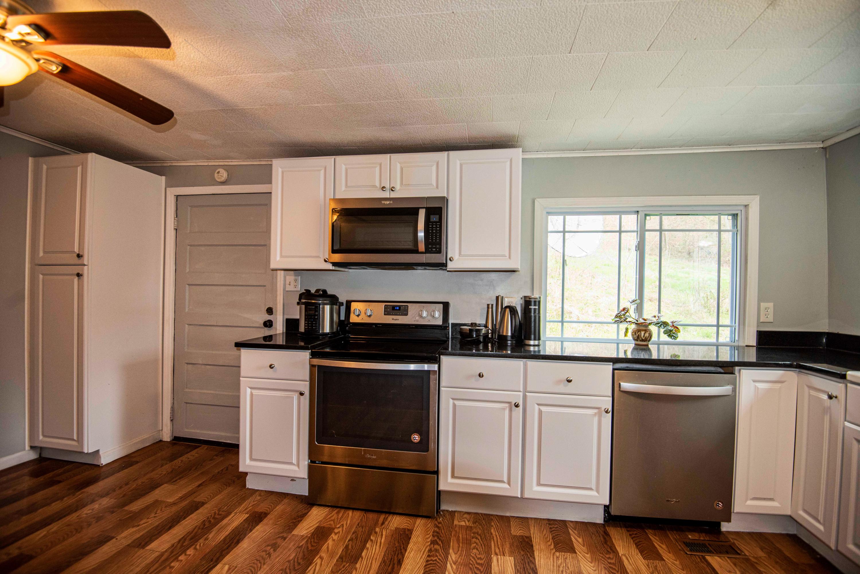 2282 Fairview Road Duffield, VA 24244 - Photo 6 of 42 6