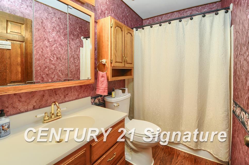 10369 Coldwater Road Flushing, MI 48433 - Photo 19 of 40