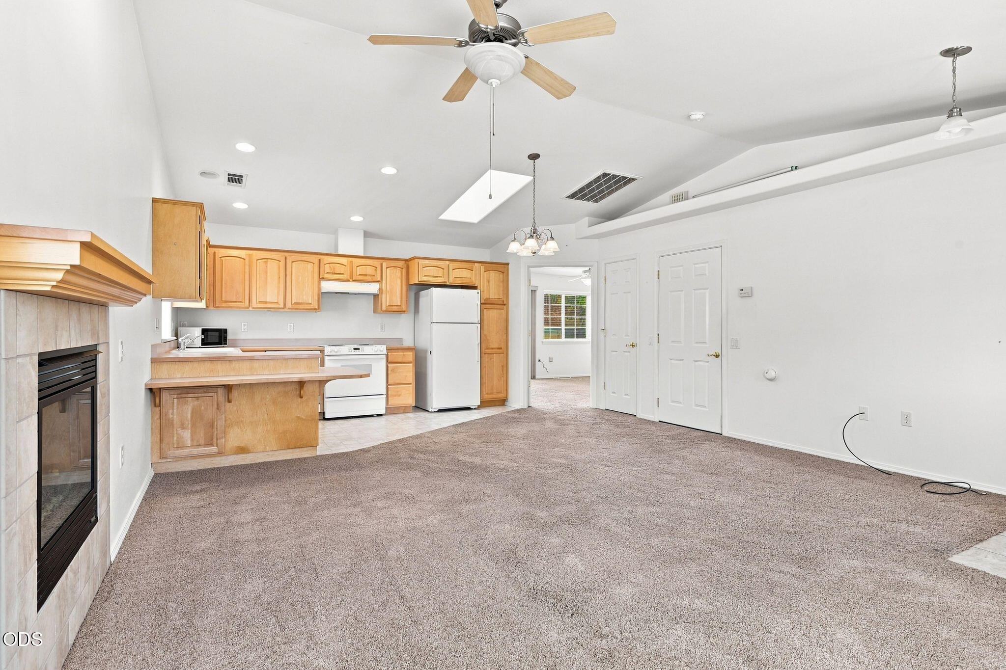 3036 Southwest University Road, Unit 30363038 Grants Pass, OR 97527 - Photo 9 of 24 Gallery Image 9