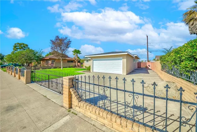 $950,000 | 1325 East Romneya Drive, Anaheim, CA 92805
