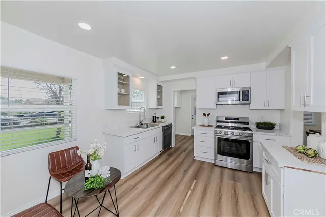 $950,000 | 1325 East Romneya Drive, Anaheim, CA 92805