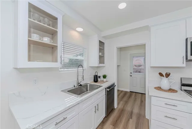 $950,000 | 1325 East Romneya Drive, Anaheim, CA 92805