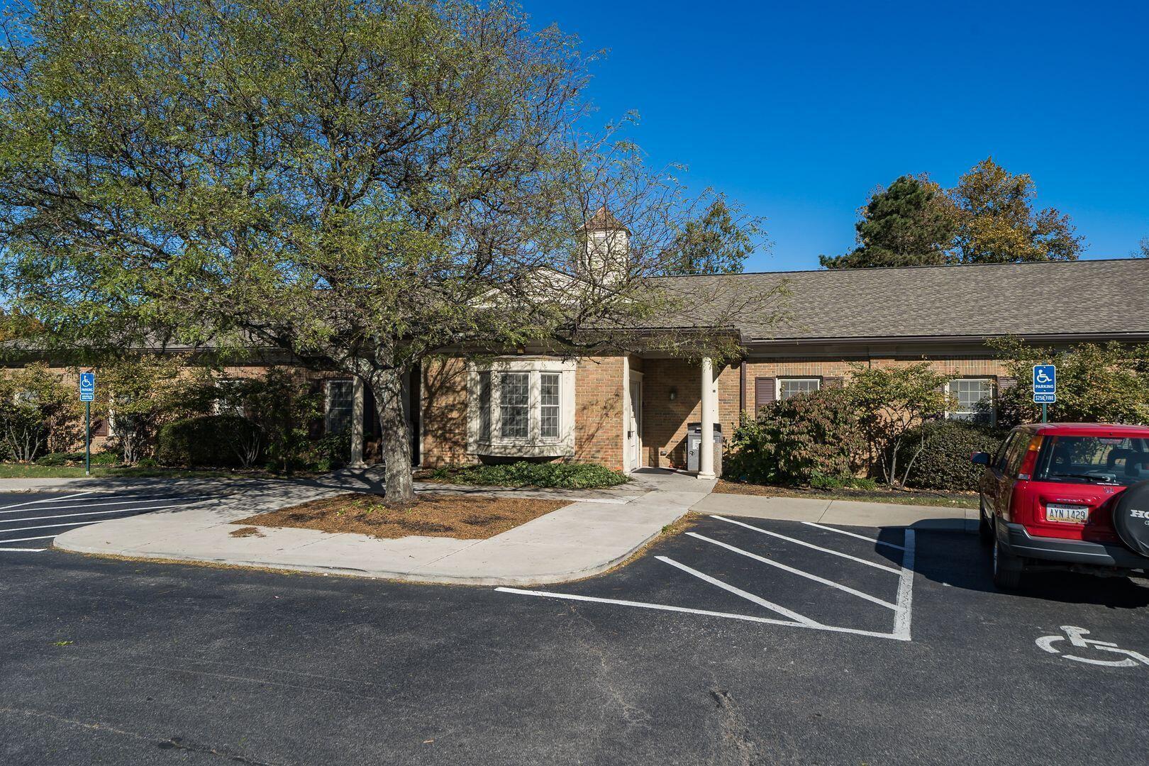 2385 McCoy Road Columbus, OH 43220 - Photo 115 of 119 Lane Road Library