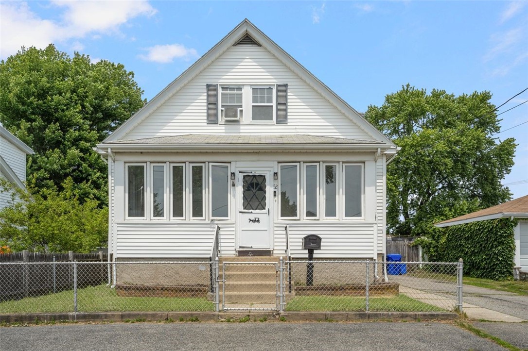 52 Dover Street Pawtucket, RI 02860 - Photo 3 of 31