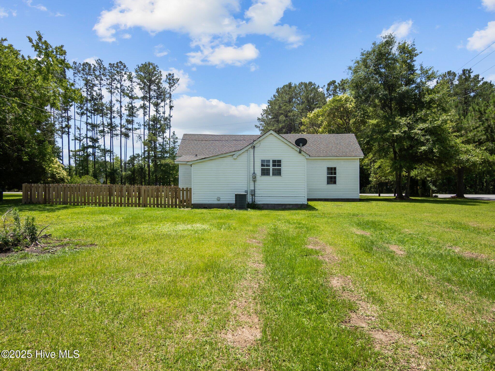 579 Hubert Boulevard Hubert, NC 28539 - Photo 10 of 50 3-web-or-mls-P6092474