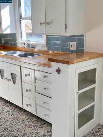 $2,600 | 192 Viewmont Avenue, Vallejo, CA 94590